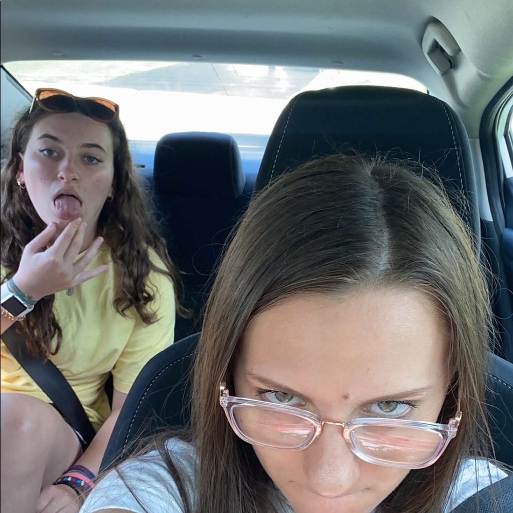 Meet your Posher, Tessa